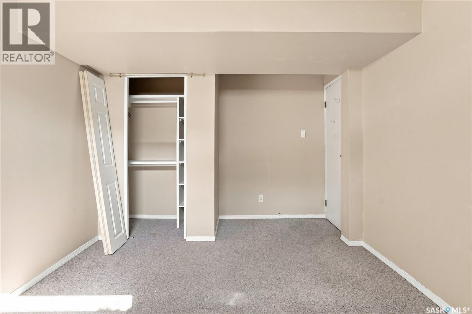 610 Acadia Drive, Saskatoon, SK - Indoor Photo Showing Other Room
