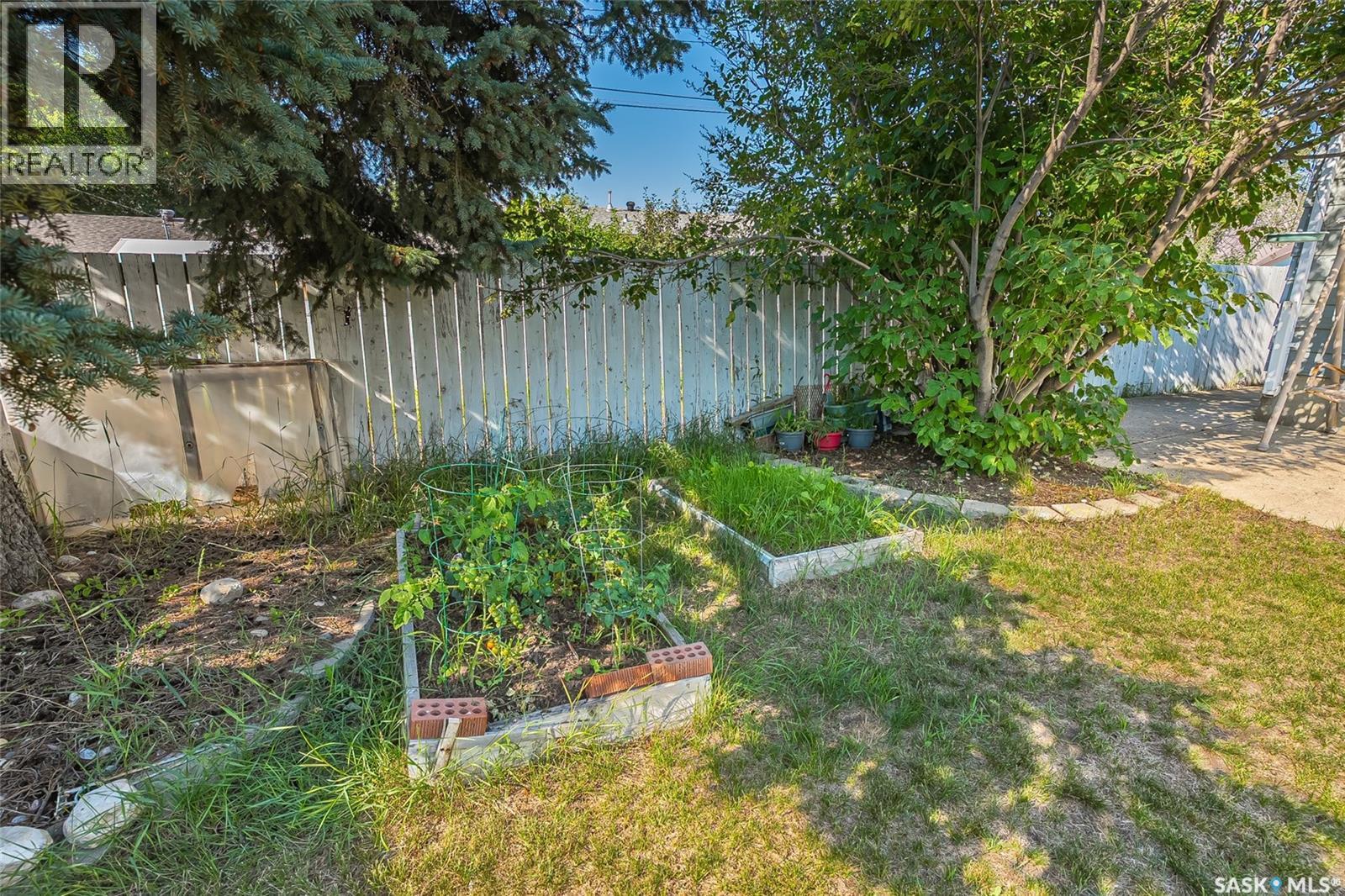 610 Acadia Drive, Saskatoon, SK - Outdoor