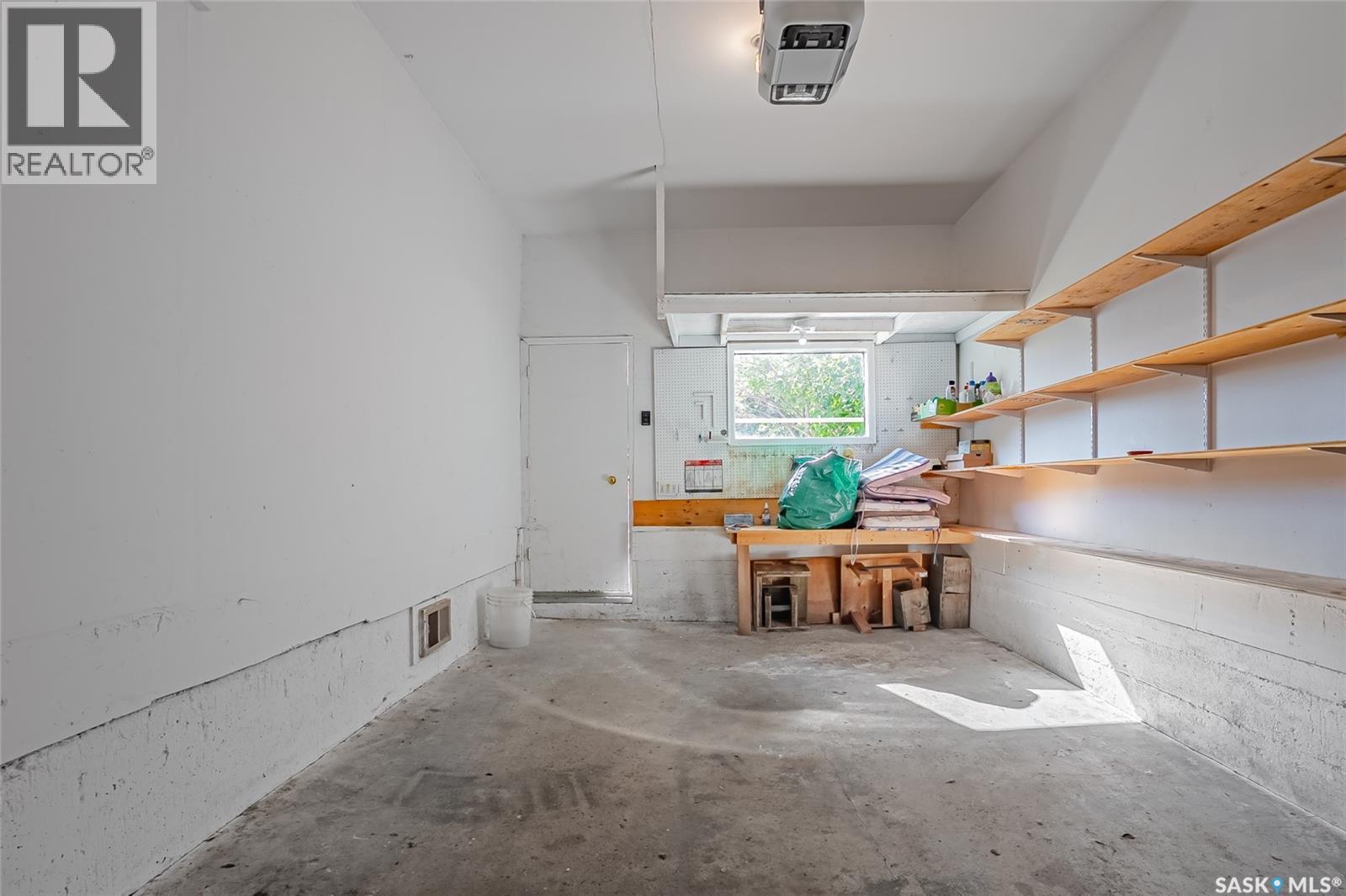 610 Acadia Drive, Saskatoon, SK - Indoor Photo Showing Other Room