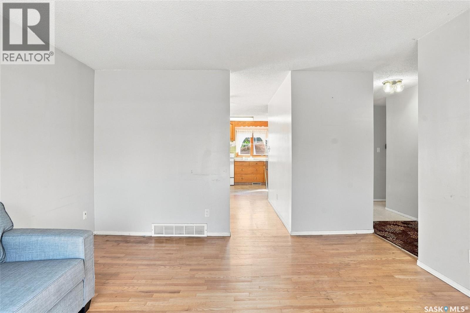 610 Acadia Drive, Saskatoon, SK - Indoor