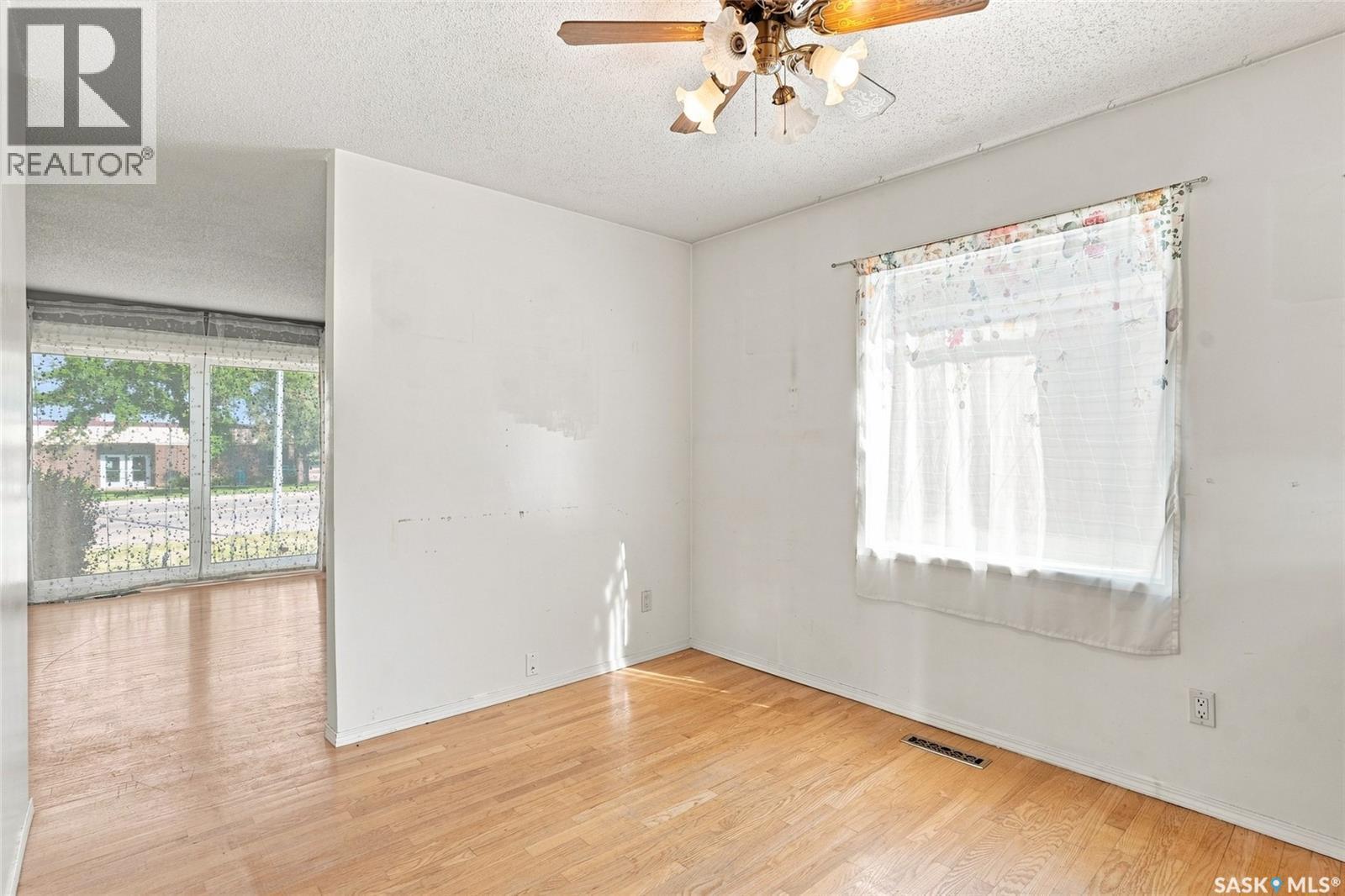610 Acadia Drive, Saskatoon, SK - Indoor Photo Showing Other Room
