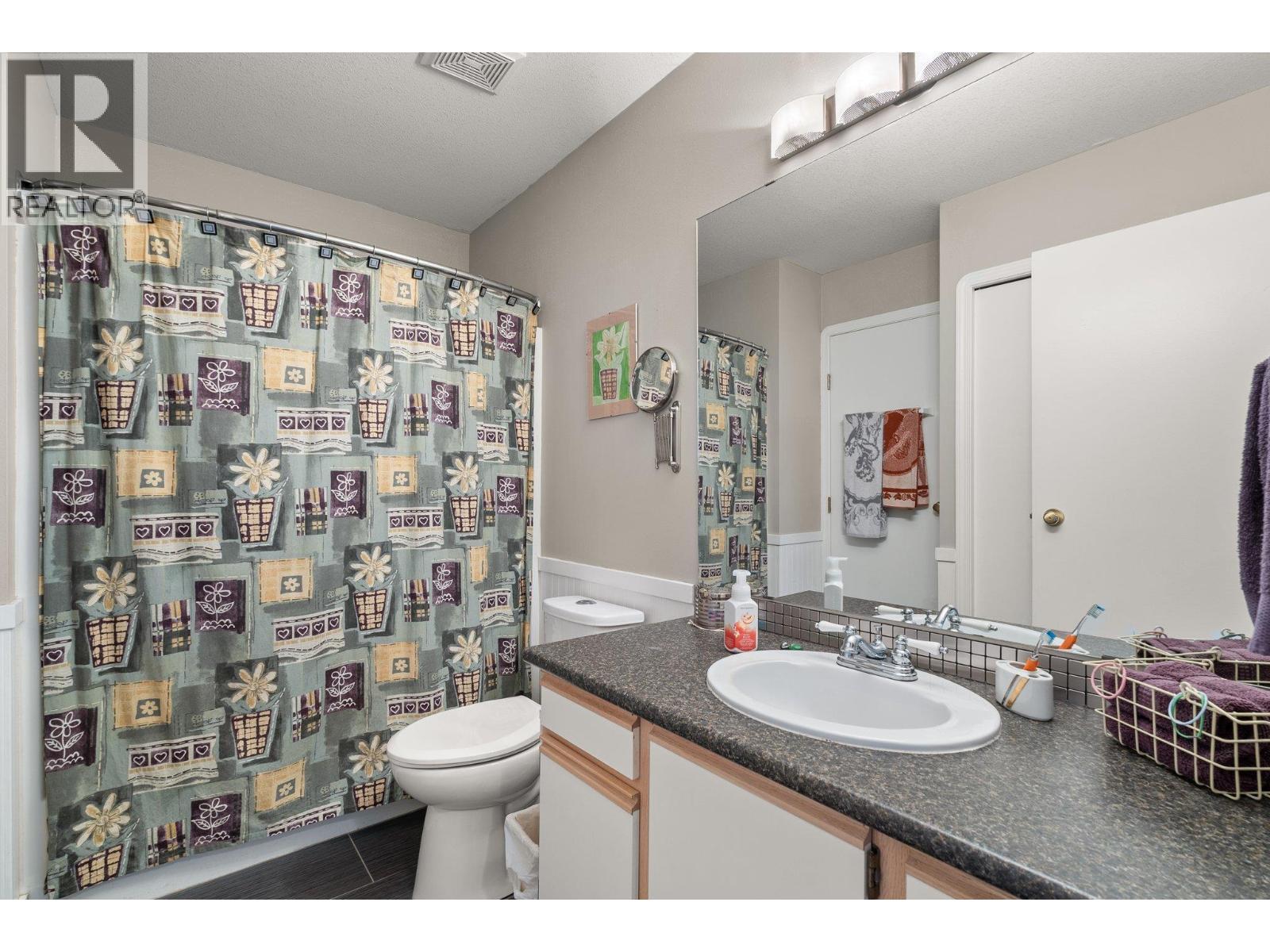 130 Dundas Rd. Road Unit# 5 Lot# 5, Kelowna, BC - Indoor Photo Showing Bathroom