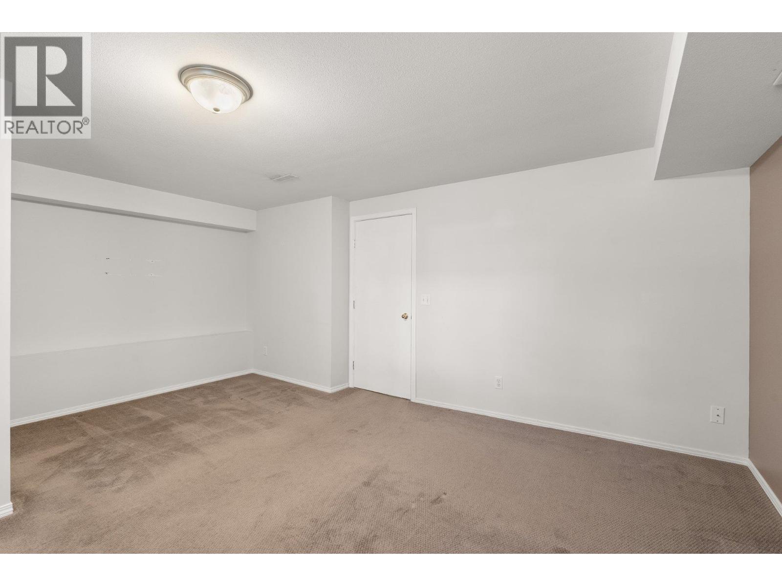 130 Dundas Rd. Road Unit# 5 Lot# 5, Kelowna, BC - Indoor Photo Showing Other Room