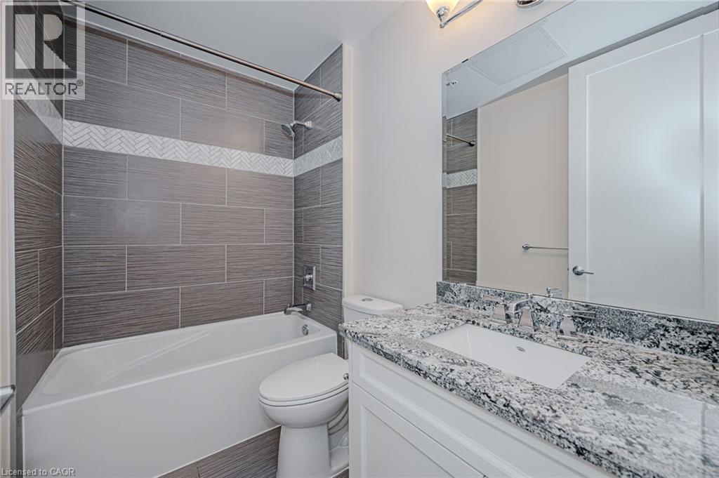 112 King Street E Unit# 806, Hamilton, ON - Indoor Photo Showing Bathroom