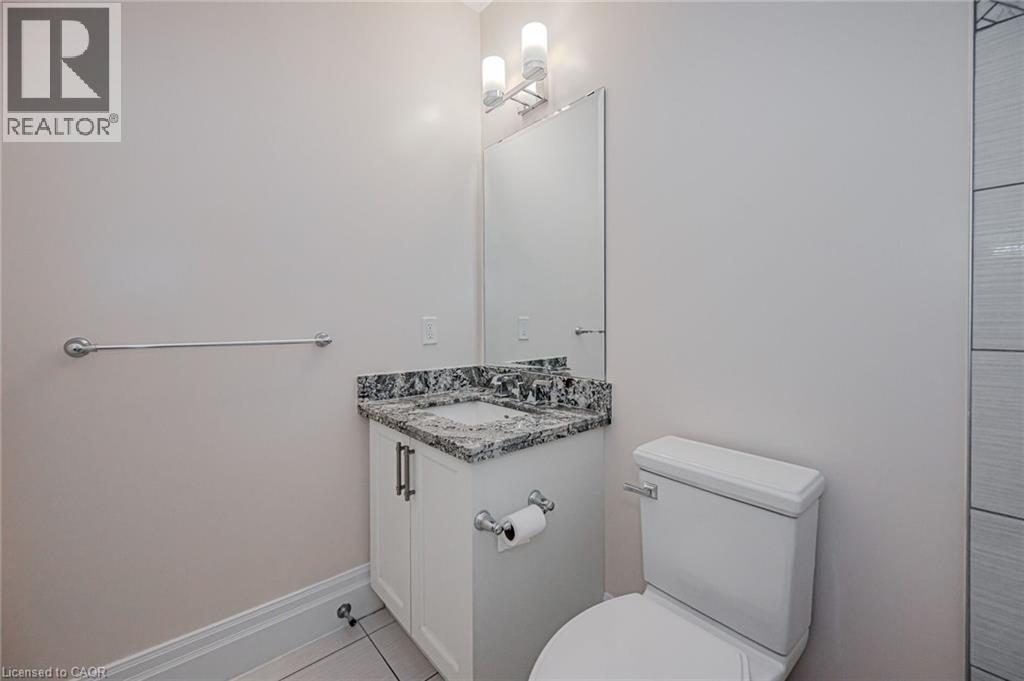112 King Street E Unit# 806, Hamilton, ON - Indoor Photo Showing Bathroom