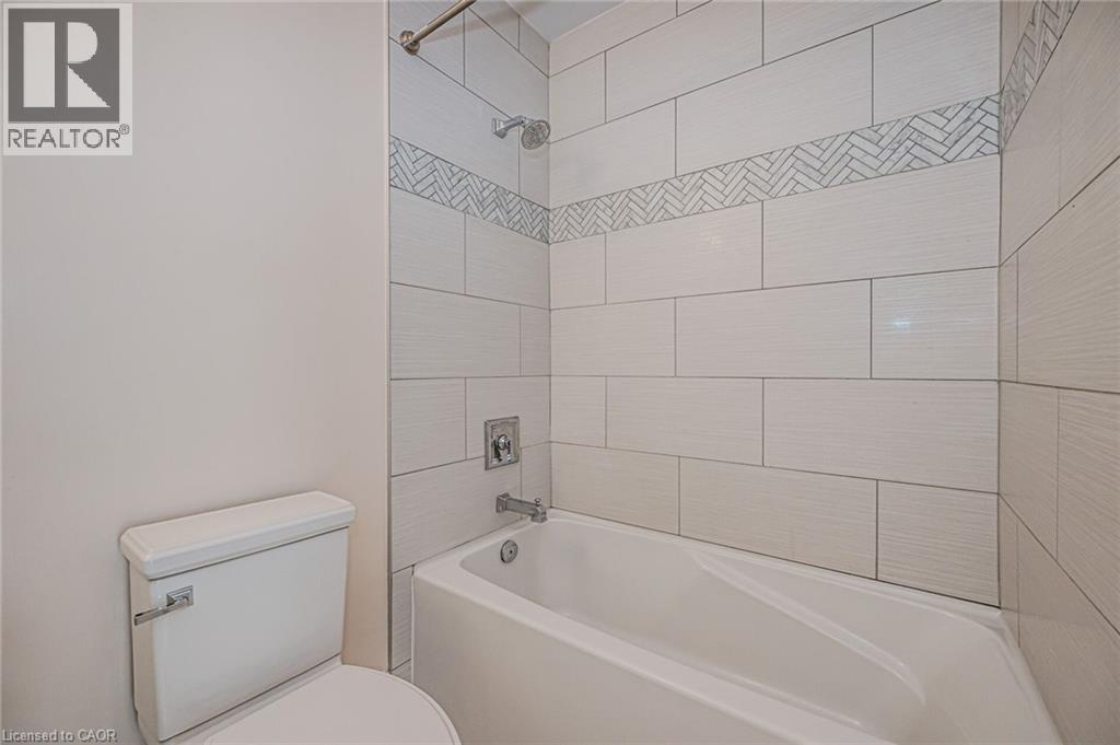 112 King Street E Unit# 806, Hamilton, ON - Indoor Photo Showing Bathroom