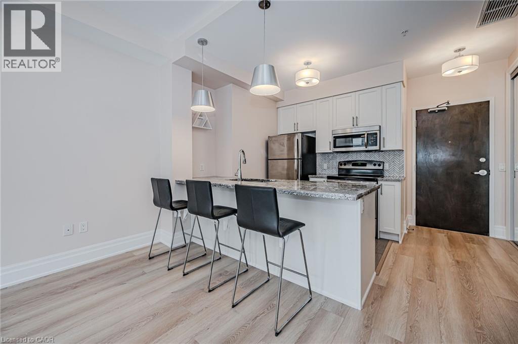 112 King Street E Unit# 806, Hamilton, ON - Indoor Photo Showing Kitchen With Upgraded Kitchen