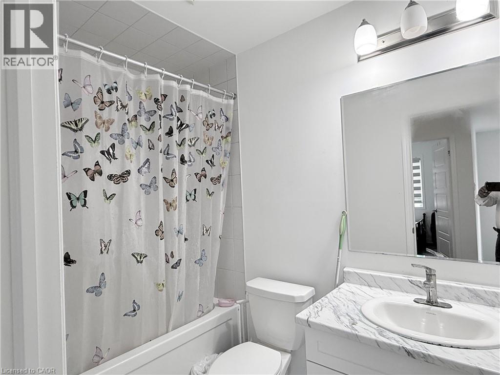219 Histand Trail, Kitchener, ON - Indoor Photo Showing Bathroom