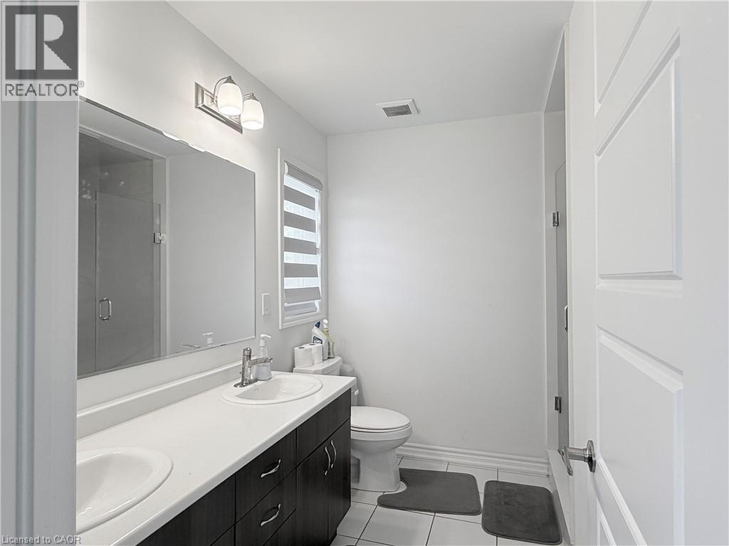 219 Histand Trail, Kitchener, ON - Indoor Photo Showing Bathroom