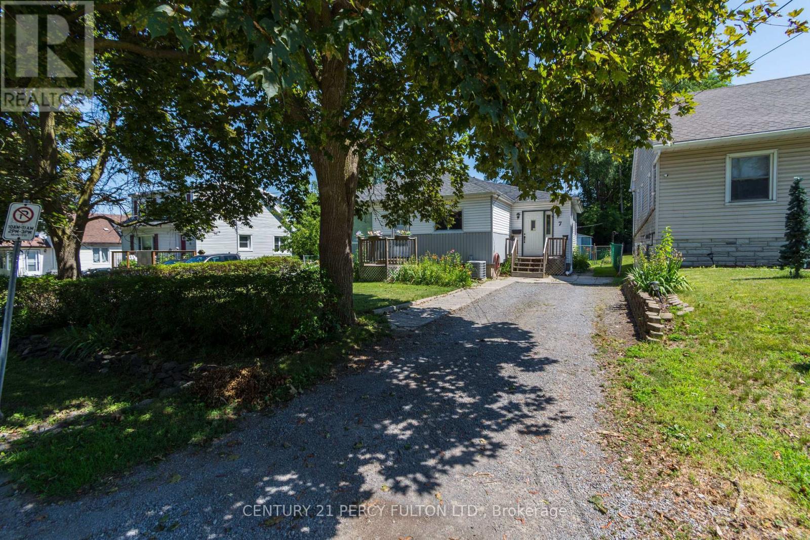 7 Valleyview Crescent, Belleville, ON - Outdoor