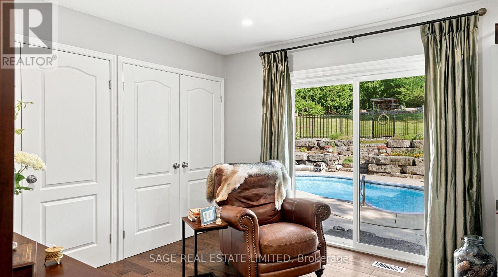7632 County 9 Road, Clearview, ON - Indoor Photo Showing Other Room
