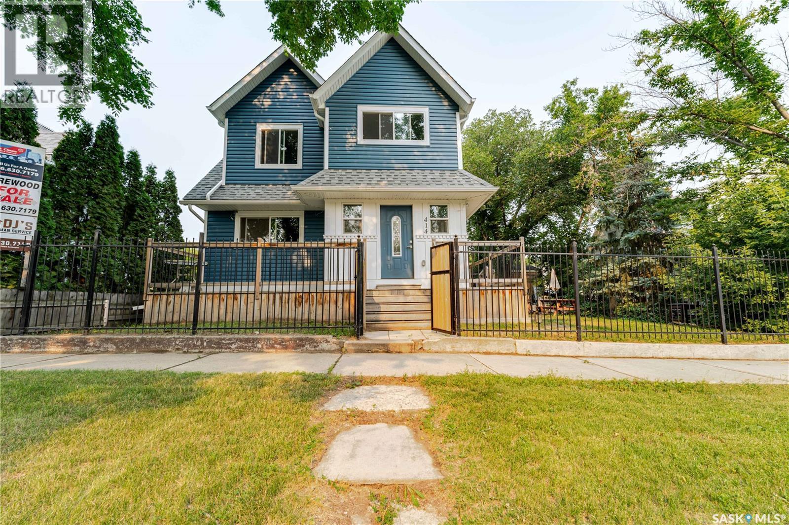 414 Main Street S, Moose Jaw, SK - Outdoor