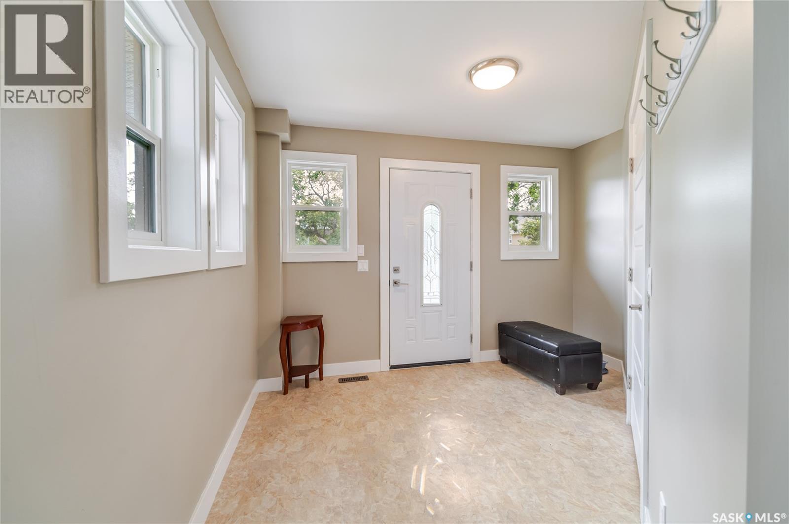 414 Main Street S, Moose Jaw, SK - Indoor Photo Showing Other Room