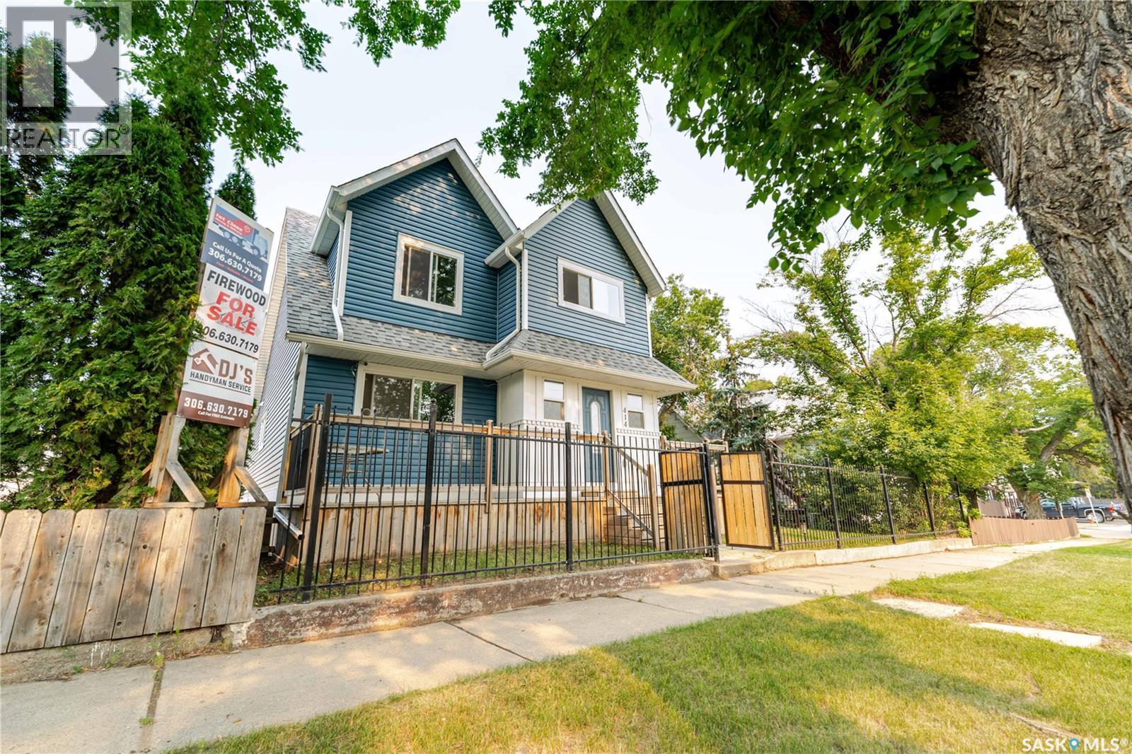 414 Main Street S, Moose Jaw, SK - Outdoor