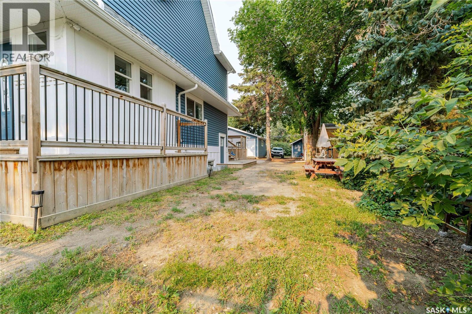 414 Main Street S, Moose Jaw, SK - Outdoor