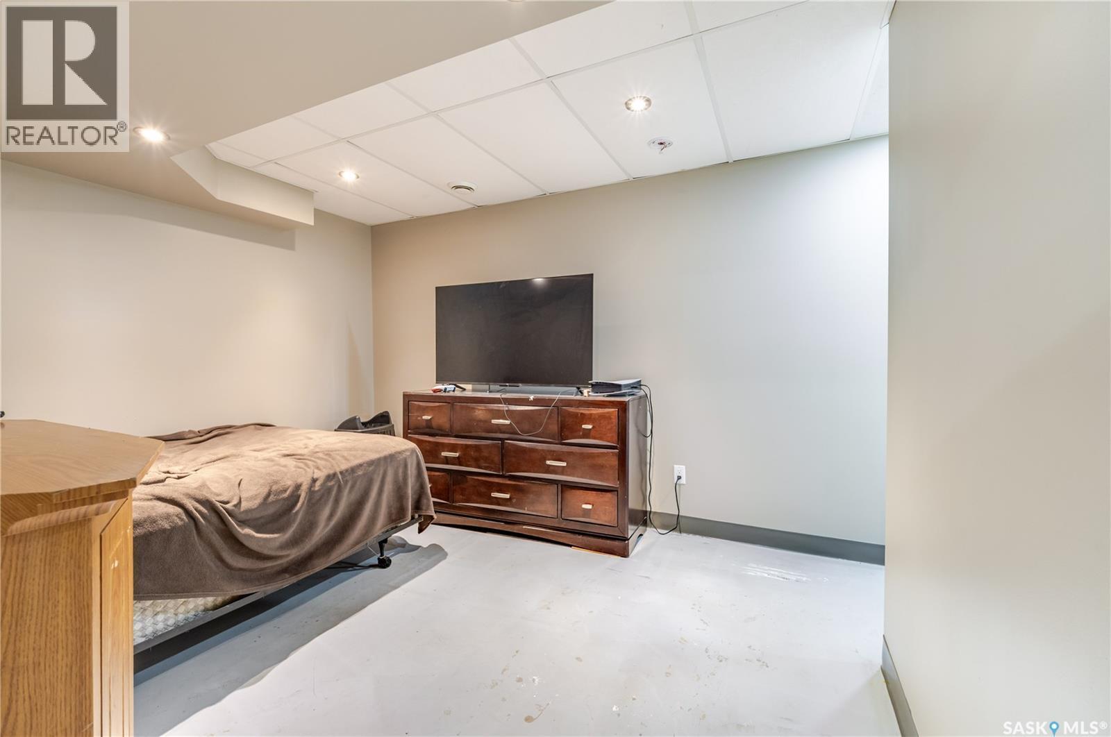 414 Main Street S, Moose Jaw, SK - Indoor