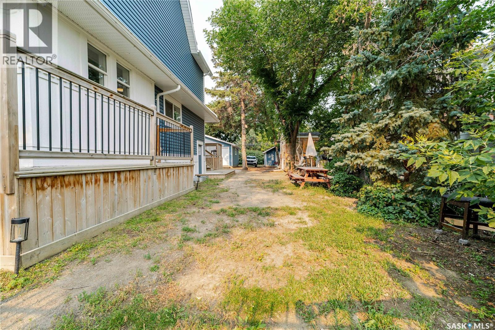 414 Main Street S, Moose Jaw, SK - Outdoor