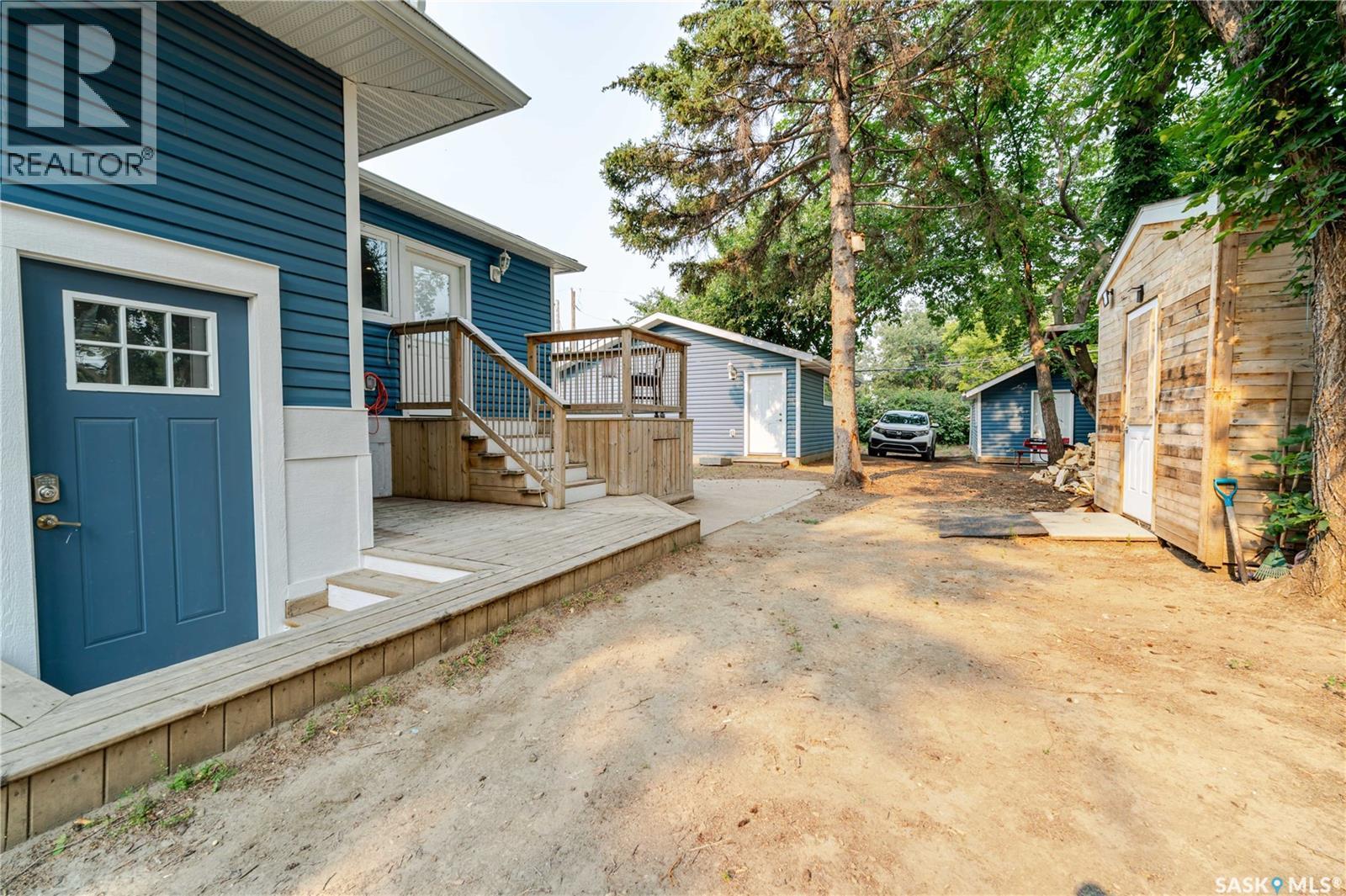414 Main Street S, Moose Jaw, SK - Outdoor