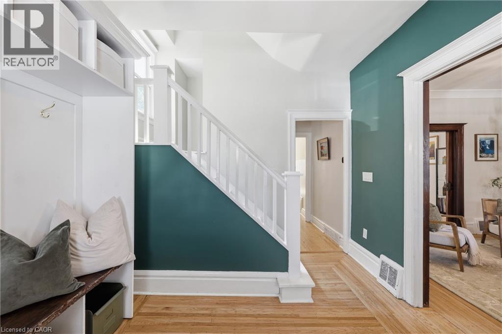 70 Gage Avenue S, Hamilton, ON - Indoor Photo Showing Other Room
