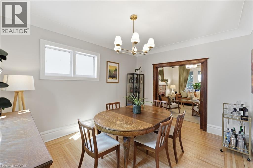 70 Gage Avenue S, Hamilton, ON - Indoor Photo Showing Dining Room