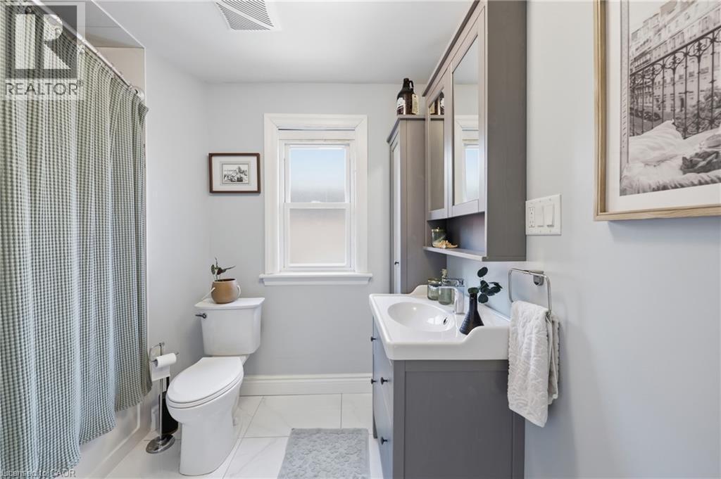 70 Gage Avenue S, Hamilton, ON - Indoor