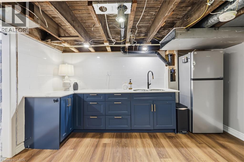 70 Gage Avenue S, Hamilton, ON - Indoor Photo Showing Kitchen