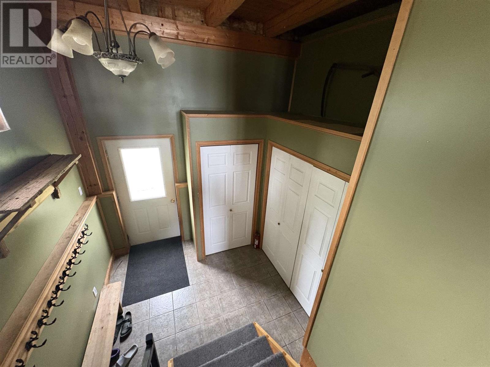 25 Mulligans Bay Rd, Chapleau, ON - Indoor