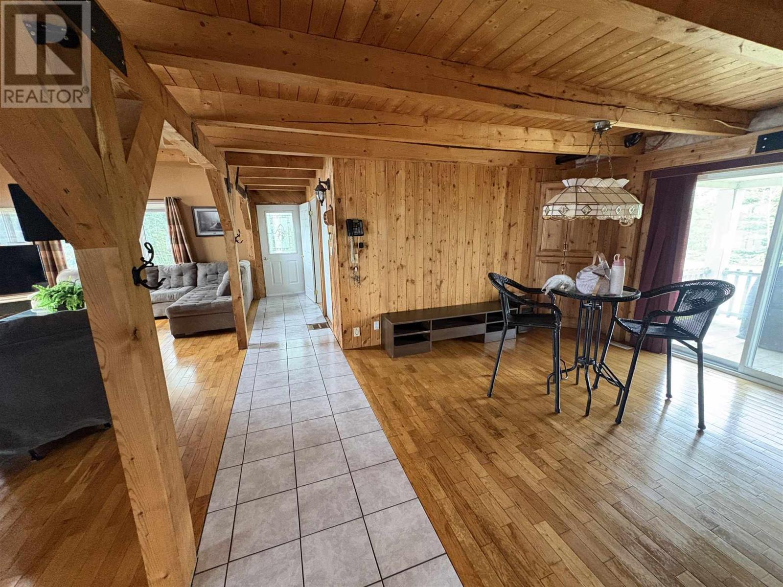 25 Mulligans Bay Rd, Chapleau, ON - Indoor