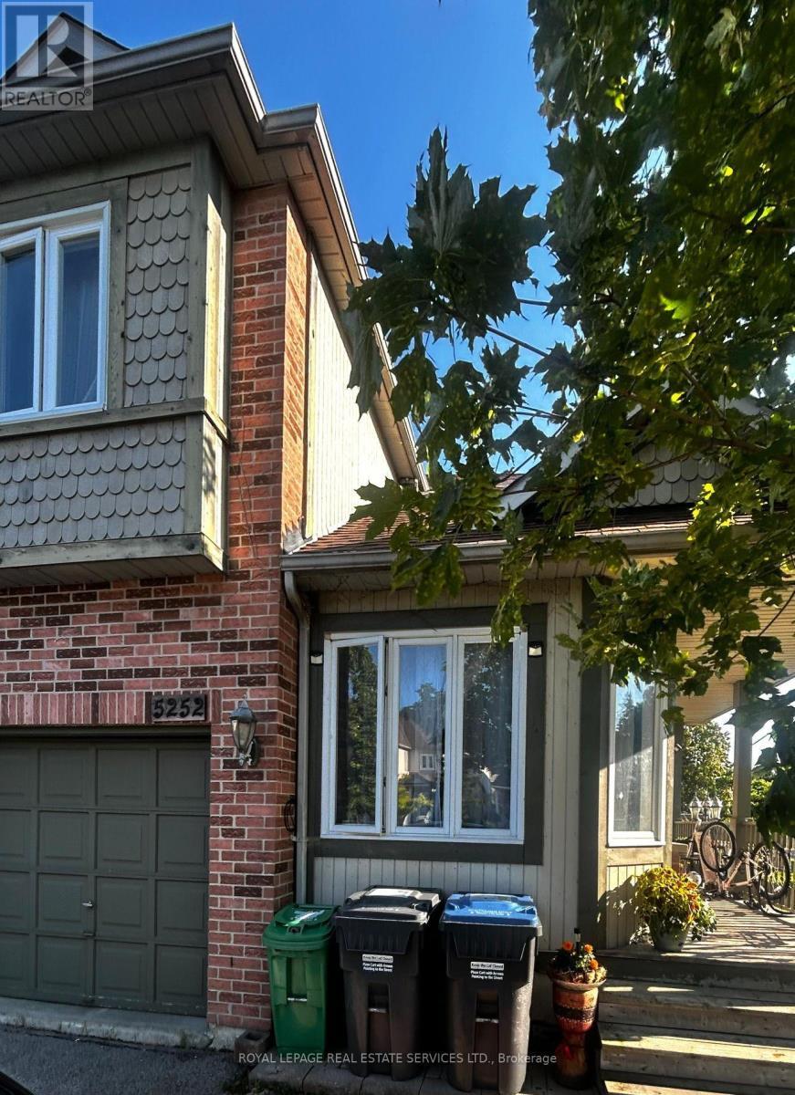 5252 Bushelgrove Circle, Mississauga, ON - Outdoor