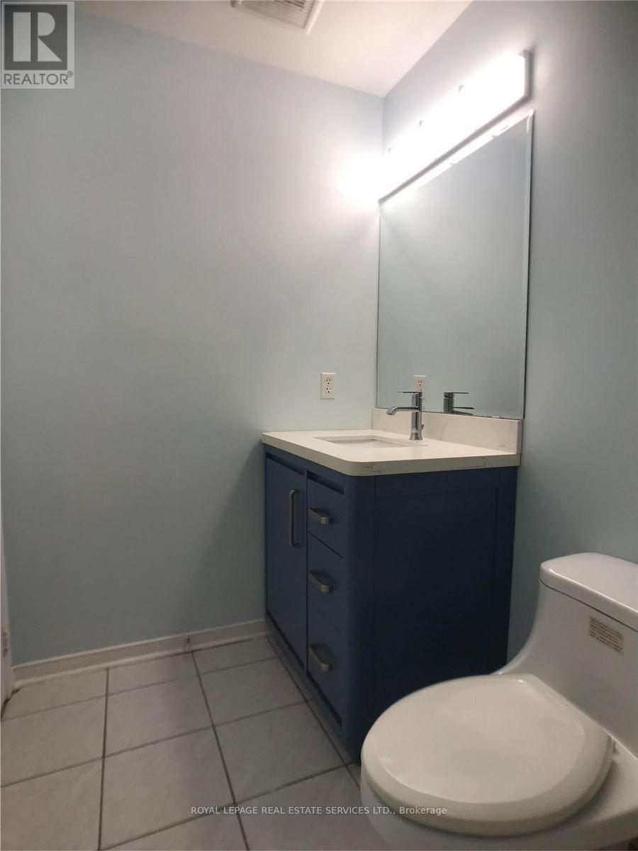 5252 Bushelgrove Circle, Mississauga, ON - Indoor Photo Showing Bathroom