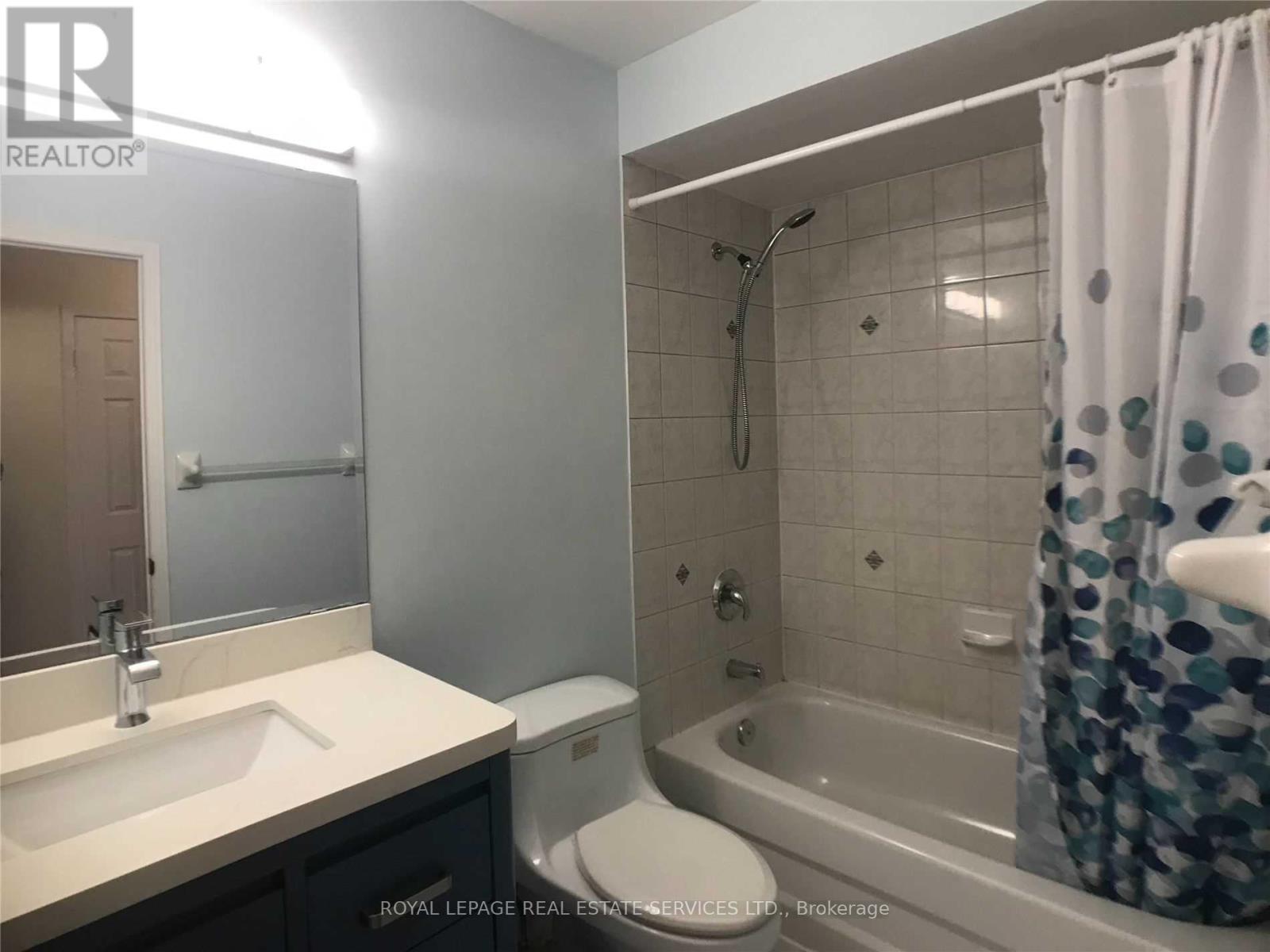 5252 Bushelgrove Circle, Mississauga, ON - Indoor Photo Showing Bathroom