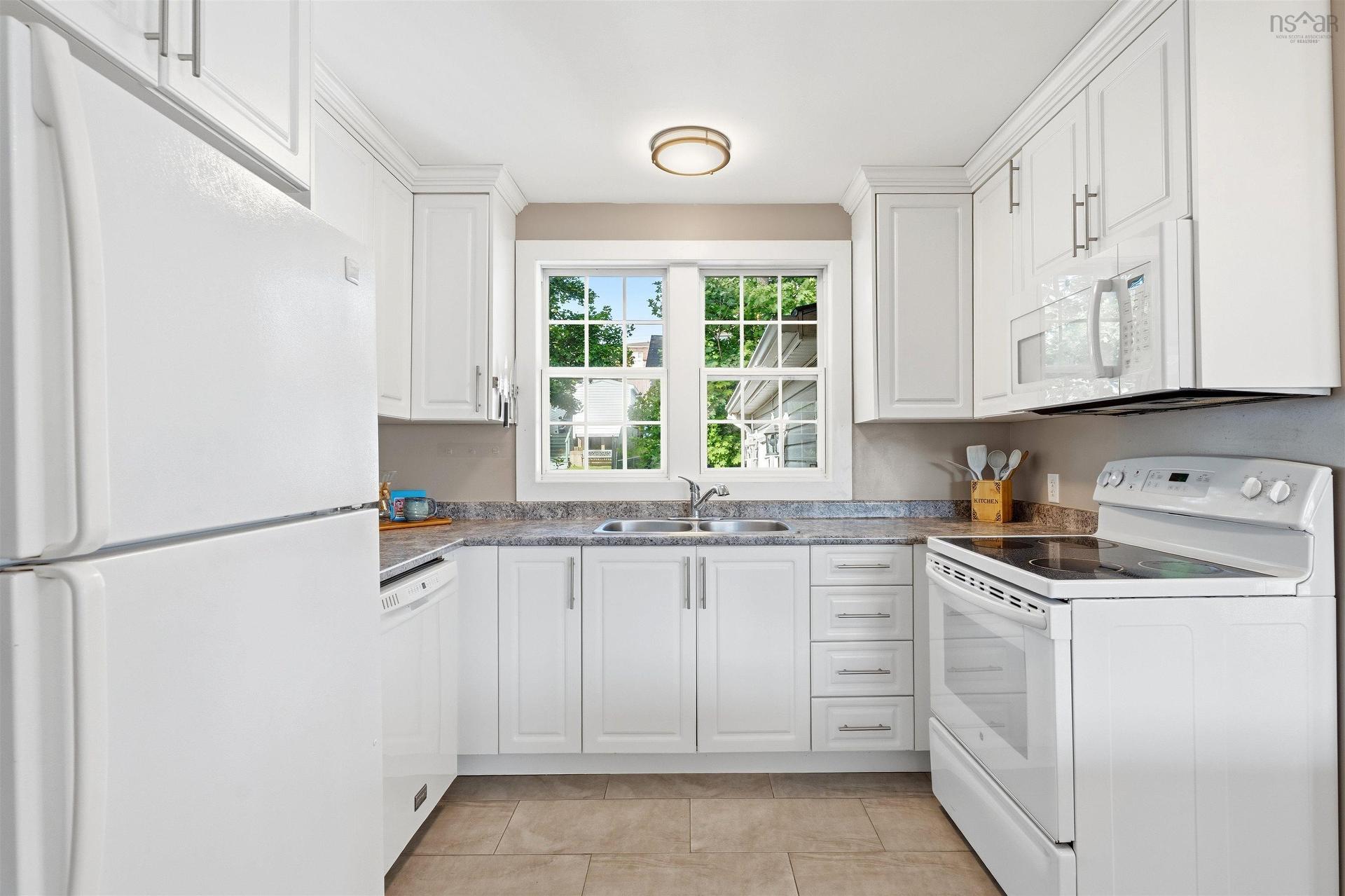 42 Birch Street, Halifax, NS - Indoor Photo Showing Kitchen With Double Sink