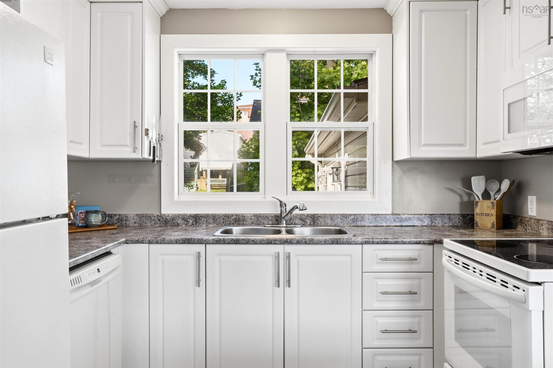 42 Birch Street, Halifax, NS - Indoor Photo Showing Kitchen With Double Sink