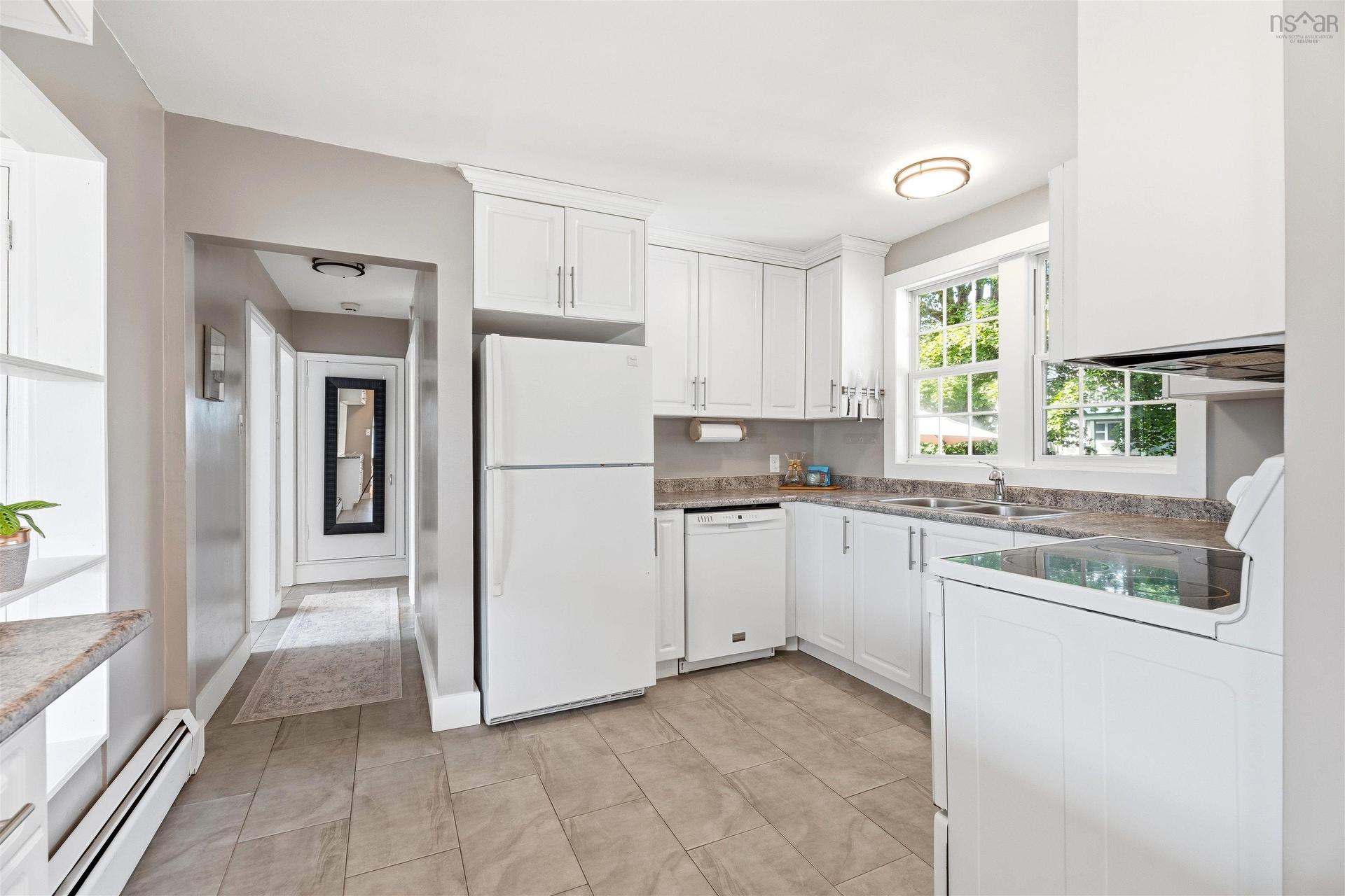 42 Birch Street, Halifax, NS - Indoor Photo Showing Kitchen With Double Sink