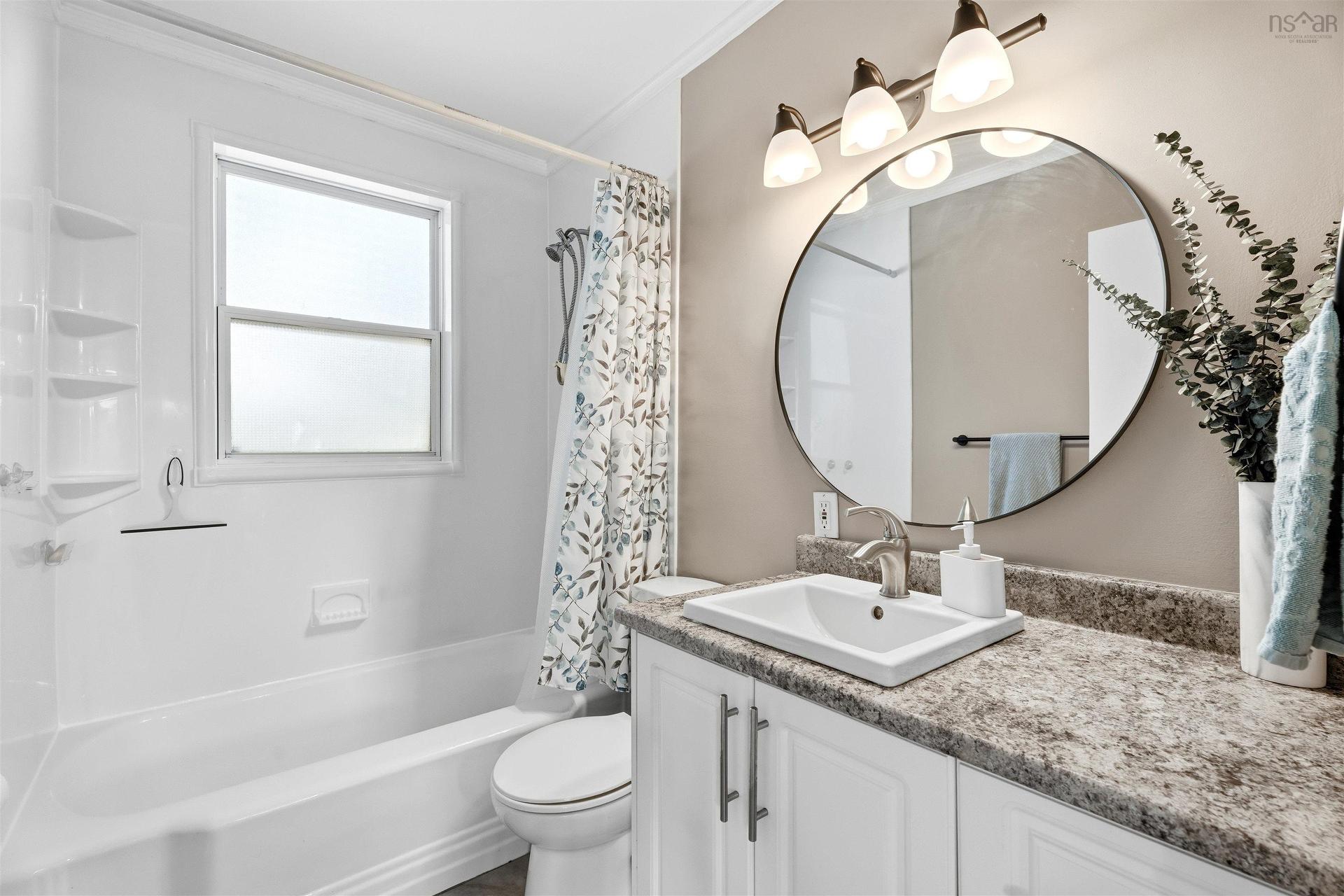 42 Birch Street, Halifax, NS - Indoor Photo Showing Bathroom