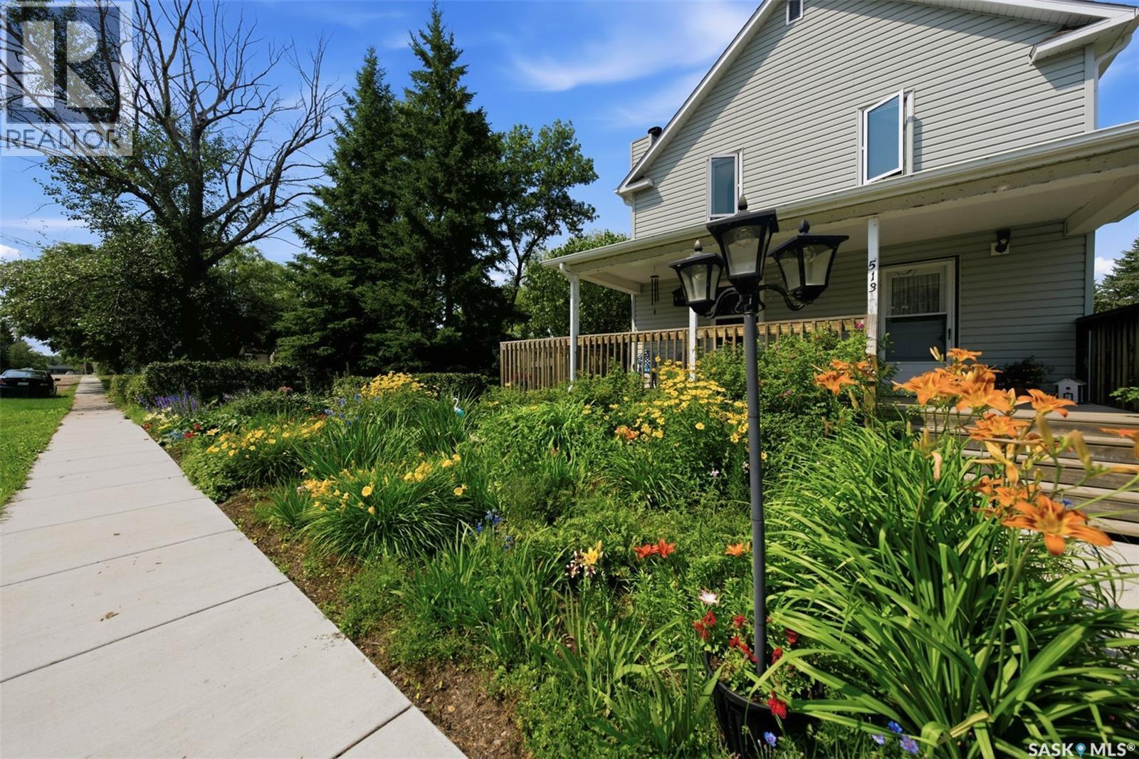 513 1St Street E, Hepburn, SK - Outdoor With Deck Patio Veranda