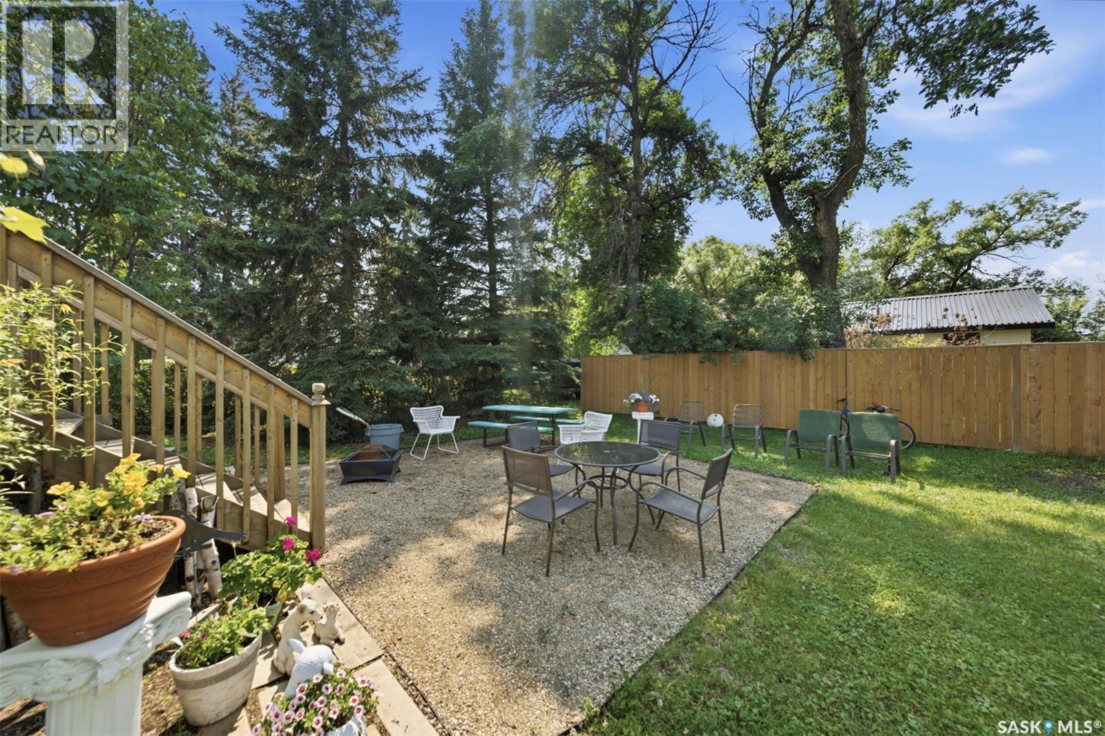 513 1St Street E, Hepburn, SK - Outdoor With Backyard