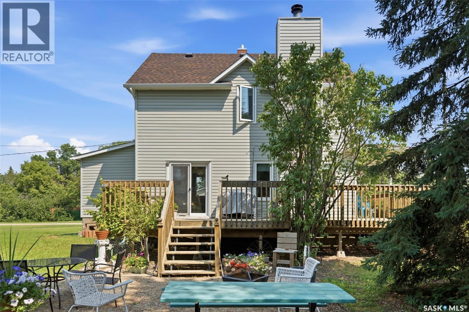 513 1St Street E, Hepburn, SK - Outdoor With Deck Patio Veranda