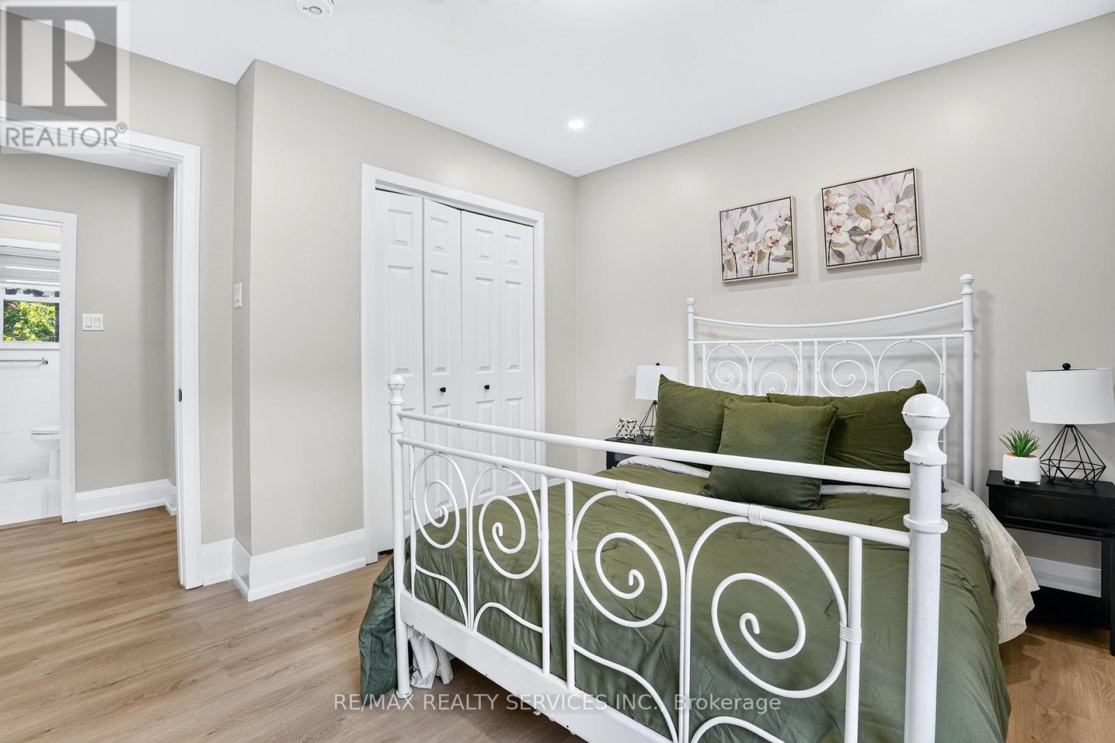 18 Spencely Court, Toronto, ON - Indoor Photo Showing Bedroom
