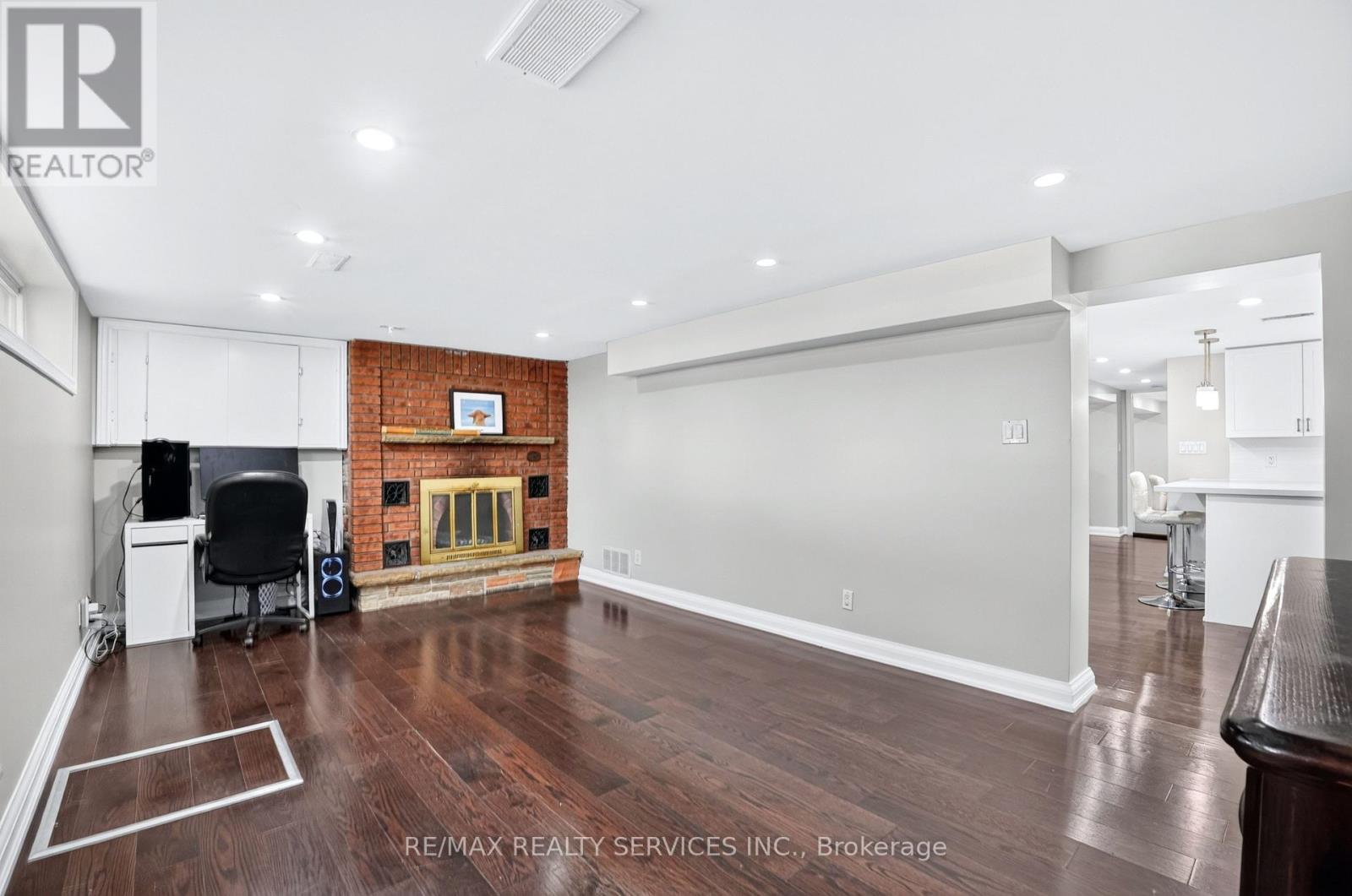18 Spencely Court, Toronto, ON - Indoor
