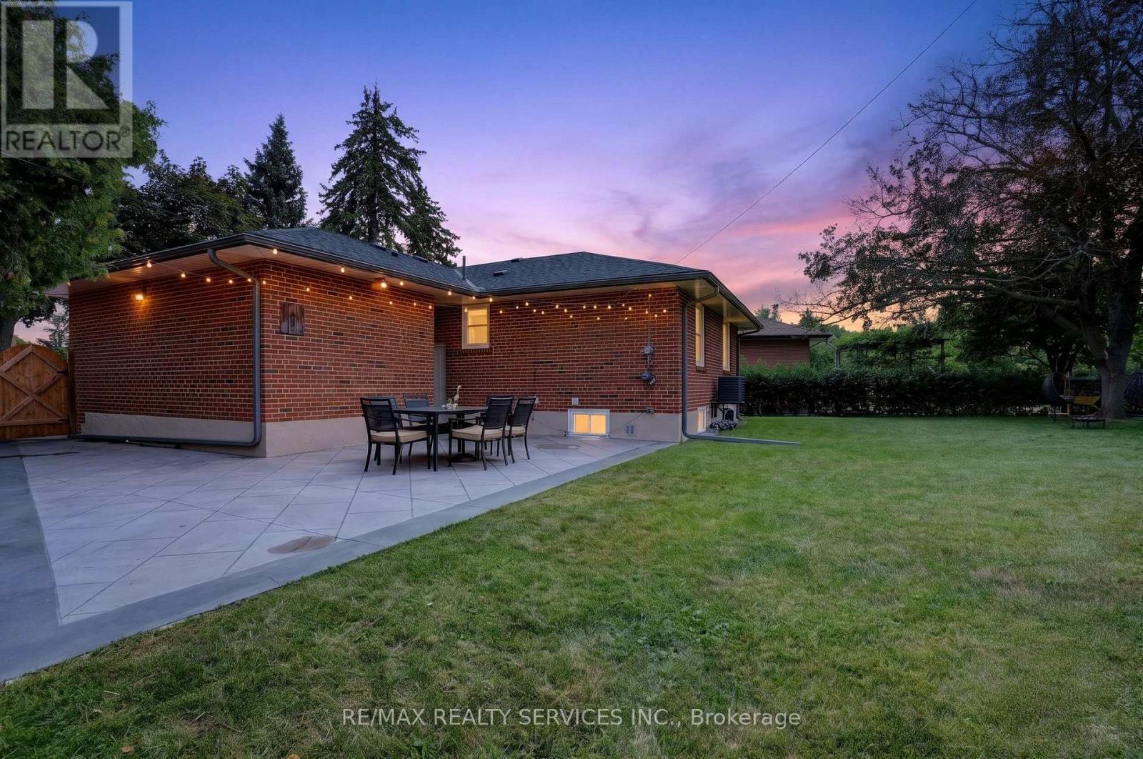 18 Spencely Court, Toronto, ON - Outdoor