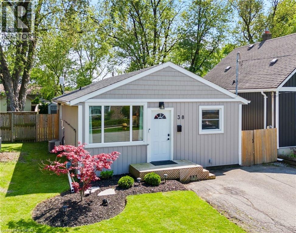 38 Alexandra Boulevard, St. Catharines, ON - Outdoor With Exterior