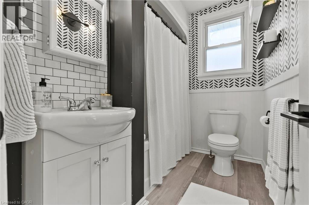 38 Alexandra Boulevard, St. Catharines, ON - Indoor Photo Showing Bathroom