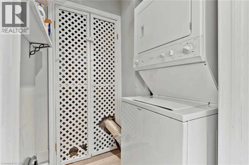 38 Alexandra Boulevard, St. Catharines, ON - Indoor Photo Showing Laundry Room