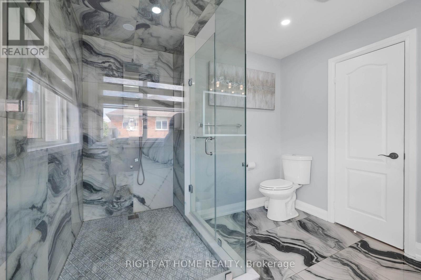 86 Whitehouse Crescent, Brampton, ON - Indoor Photo Showing Bathroom