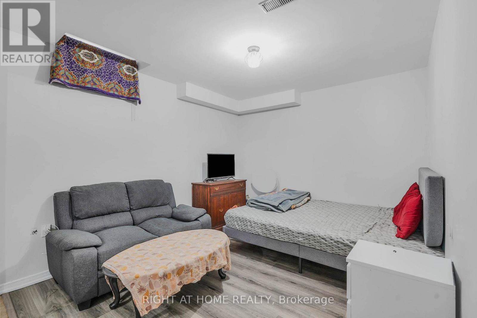 86 Whitehouse Crescent, Brampton, ON - Indoor