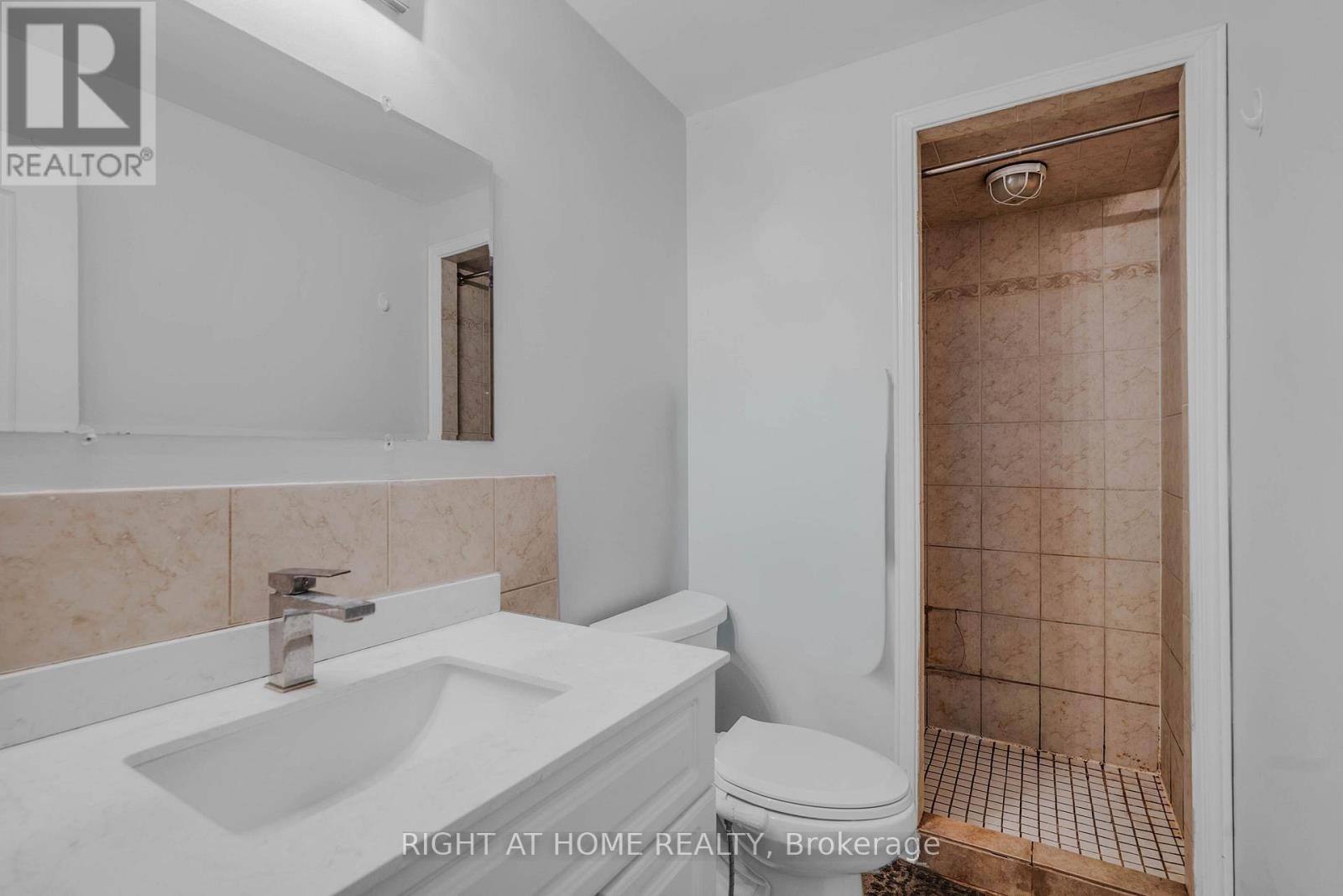 86 Whitehouse Crescent, Brampton, ON - Indoor Photo Showing Bathroom