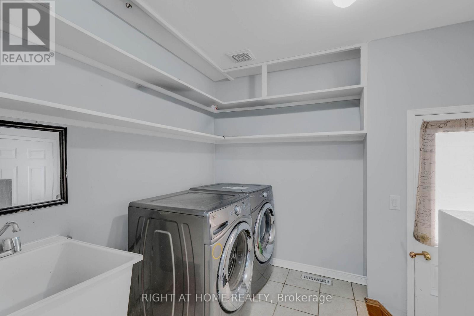 86 Whitehouse Crescent, Brampton, ON - Indoor Photo Showing Laundry Room