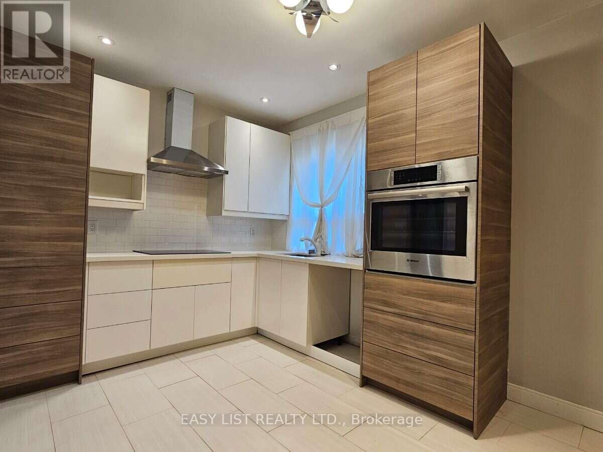 449 Pacific Avenue, Toronto, ON - Indoor Photo Showing Kitchen