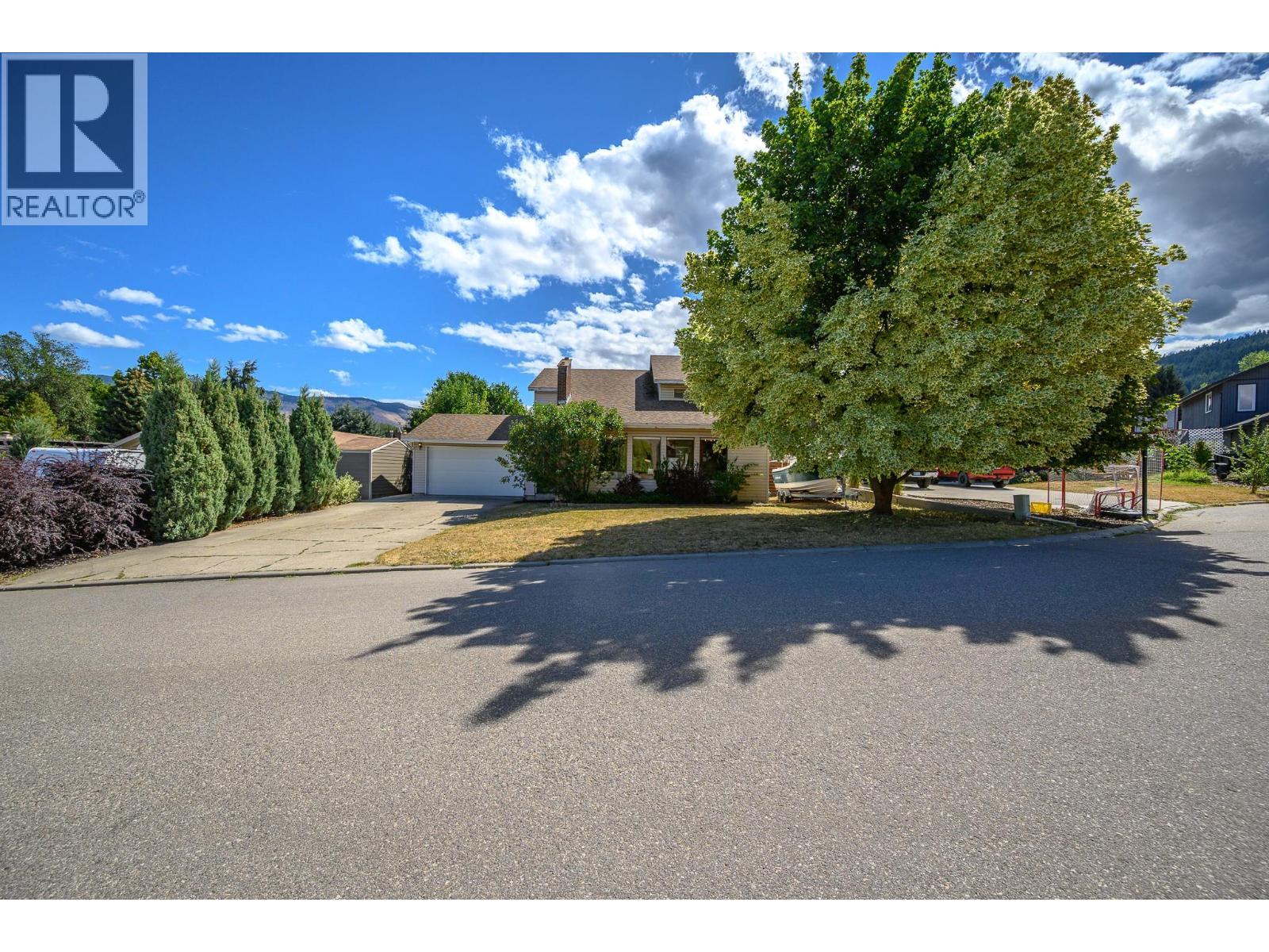 7807 Corona Court, Coldstream, BC - Outdoor